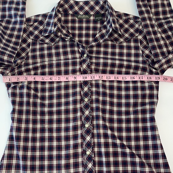 Eddie Bauer Top Checkered Pattern Snap Closure Size Medium - Picture 15 of 17